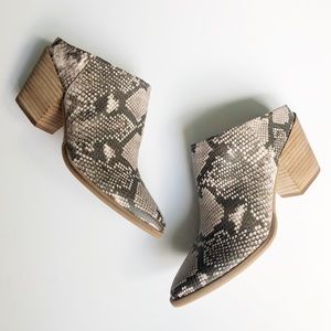 Dolce Vita NIB Snakeskin Print Mules